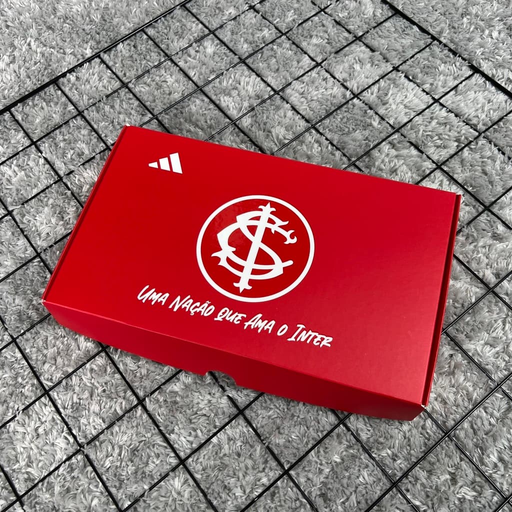 Caixa Personalizada Internacional Vermelha