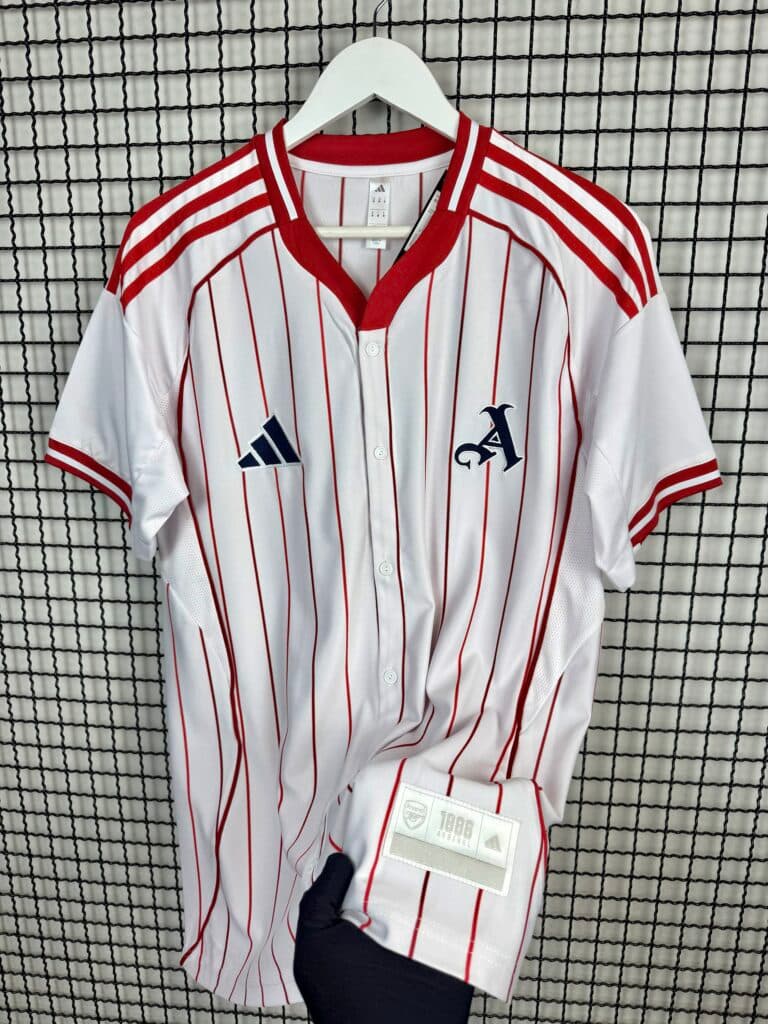 Camisa Arsenal Branca Listrada c/ Botão